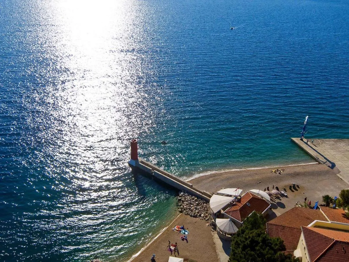 Apartments In Cres/Insel Cres 13668