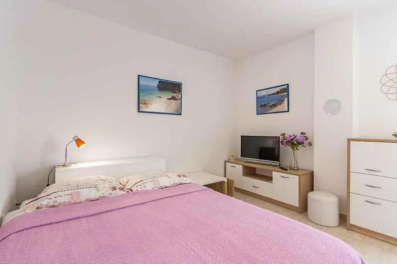 Apartments In Cres/Insel Cres 13668