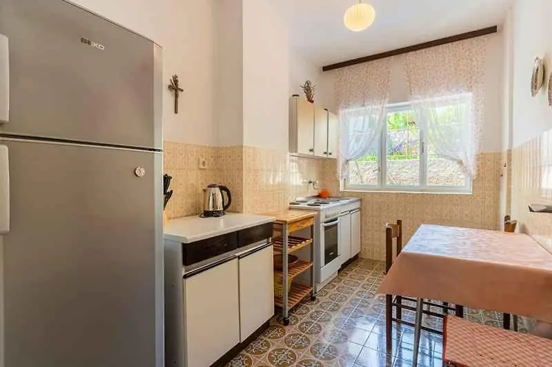 Apartments In Cres/Insel Cres 13668