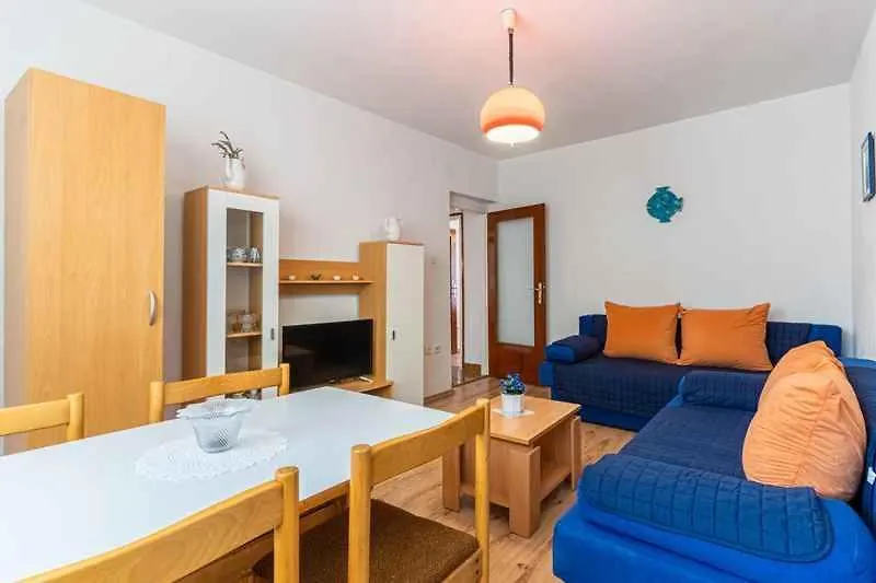 Apartments In Cres/Insel Cres 13668
